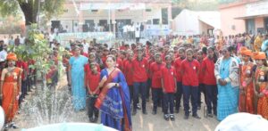 'Apsara Girl' Sonali extends