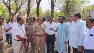 Union Minister Prataprao Jadhav inspected the site for the health meet to be held in Shegaon