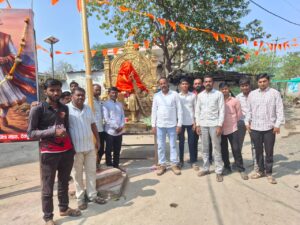 Forget the divide in Maharashtra, Devpur village has shown the true path