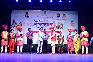 Prof. Nilesh Kad, a son of Buldhana, stole the show on stage at the folk festival.