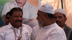 A bond of brotherhood on Eid