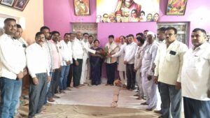 Congress members' resolve to stand firmly with the party.