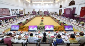 Chief Minister Devendra Fadnavis presented a development roadmap at the NITI Aayog meeting.