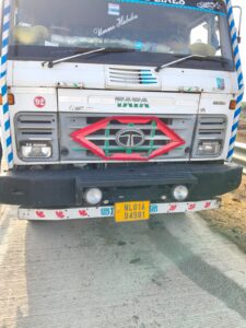Doctor couple dies in accident on Samruddhi Expressway