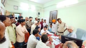 Locals storm Mahavitaran office to protest against exorbitant electricity bills.