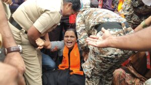 Massive protest in Buldhana against the lathi-charge in Delhi.