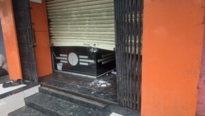 Two thefts in Mehkar on the same night