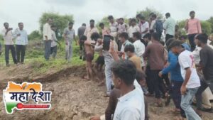 Villagers thrashed the thieves from Khumgaon Burti black and blue.