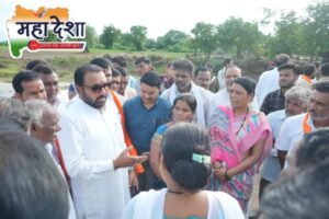 Union Minister of State Prataprao Jadhav visits farmers' fields