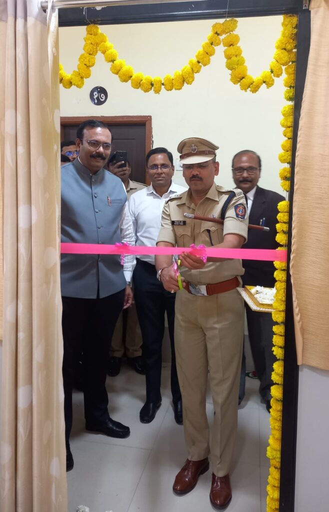 The court will directly contact the prisoners in the jail.