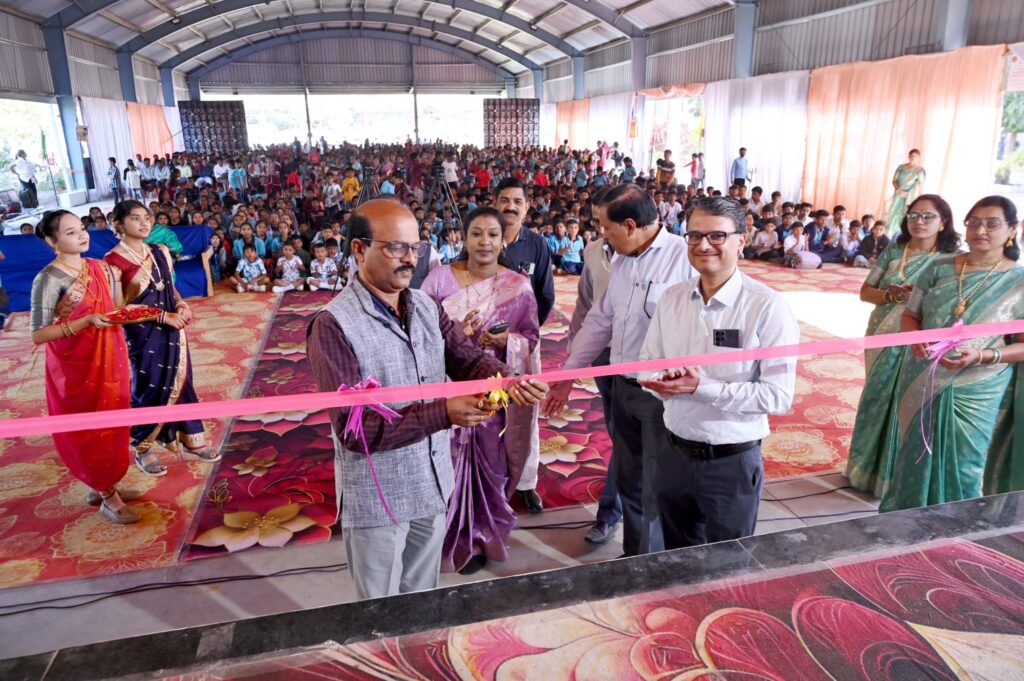 Annual get-together celebrated with enthusiasm at sahakar vidya mandir in De.raja