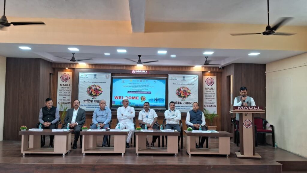 Two hundred youth got jobs at once