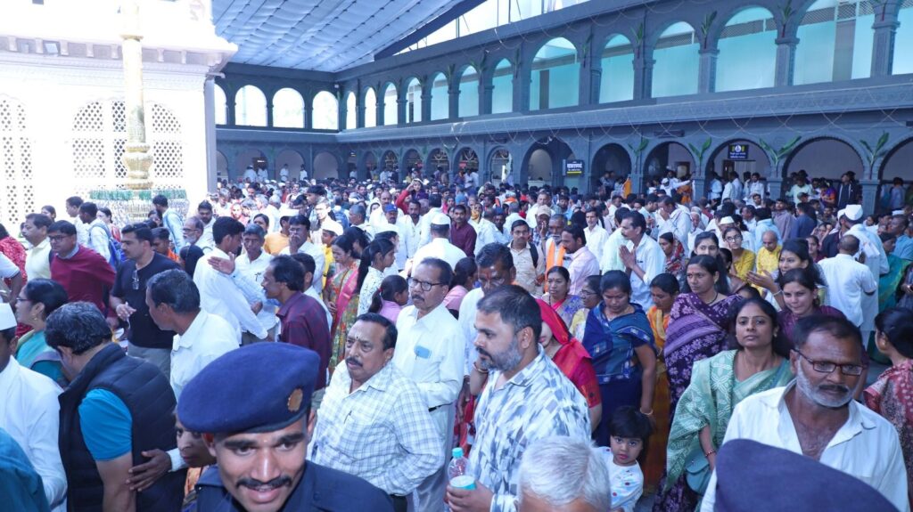 Arousing devotion on the day of revelation