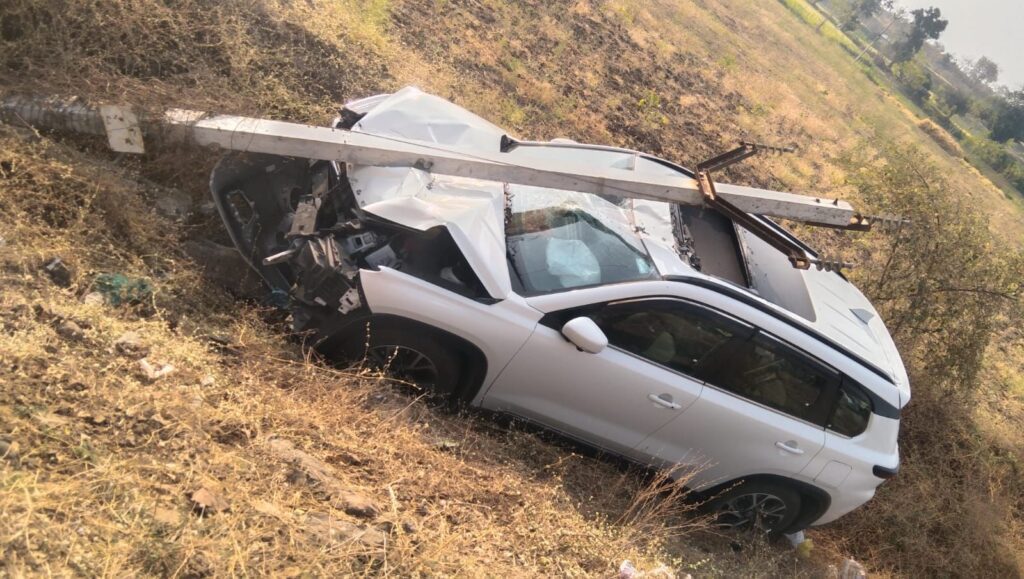 The car bounced and hit a pole