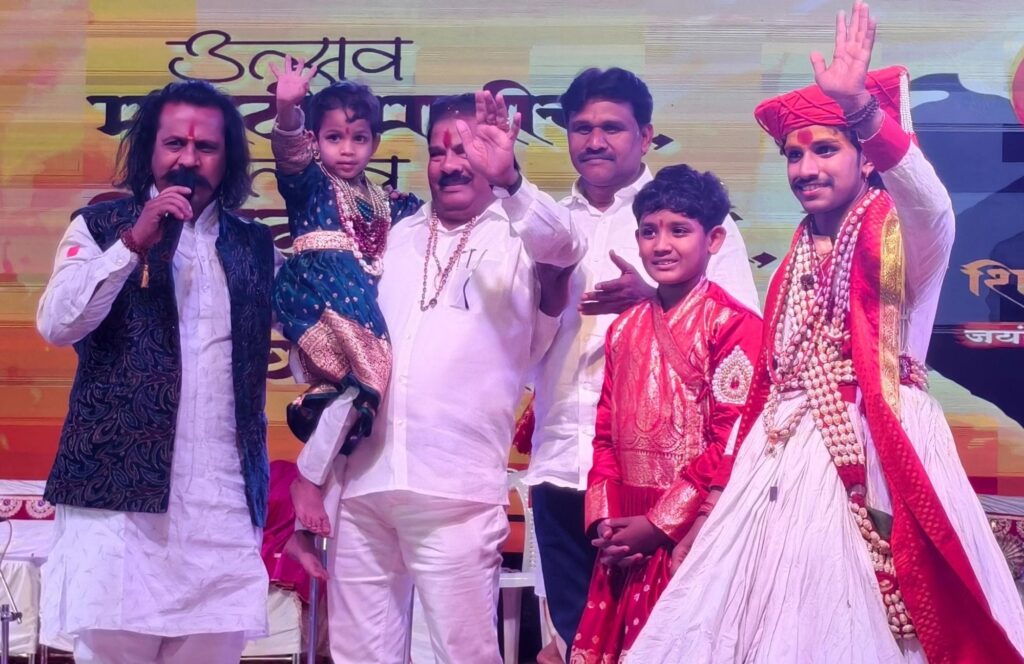 Shivaji's prowess revealed through Shahiri and Powads