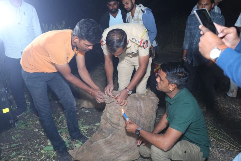 Raid on opium plantation; Plants worth 1.25 crores seized along with bonds