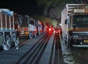 A maid, sisters attacked from Shivaji's statue; clothes torn