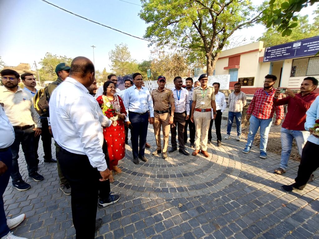 Accelerate the development of Lonar Lake.