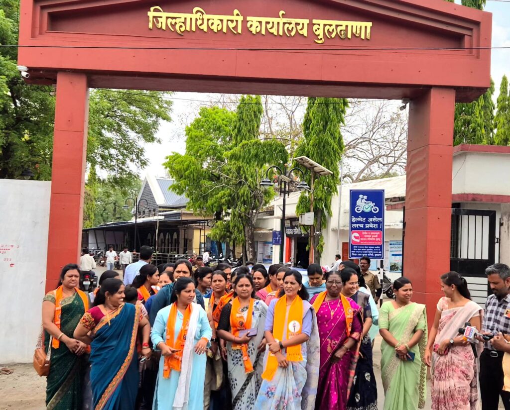 Shiv Sena Women's Wing Takes Aggressive Stance Against Gas Price Hikes and Shortages