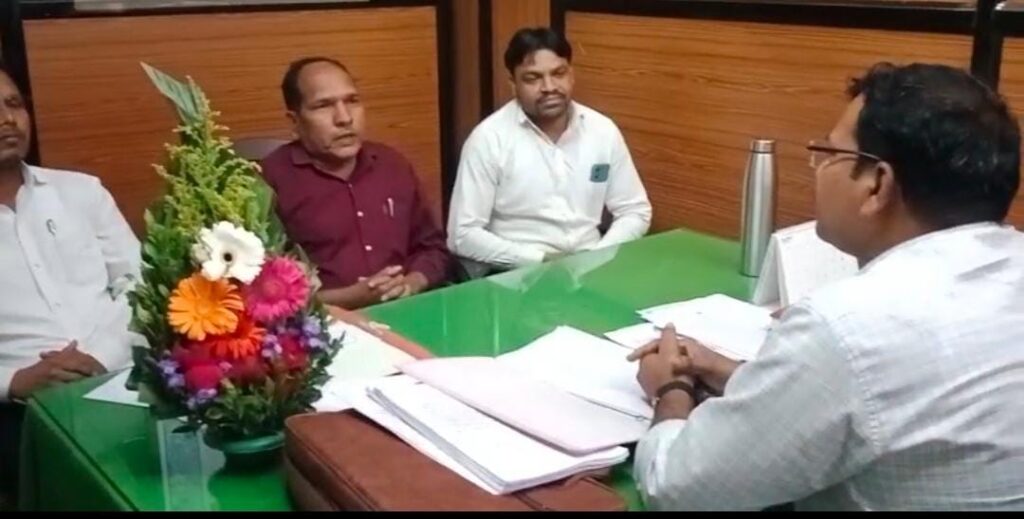 Positive discussion on the problems of construction workers.