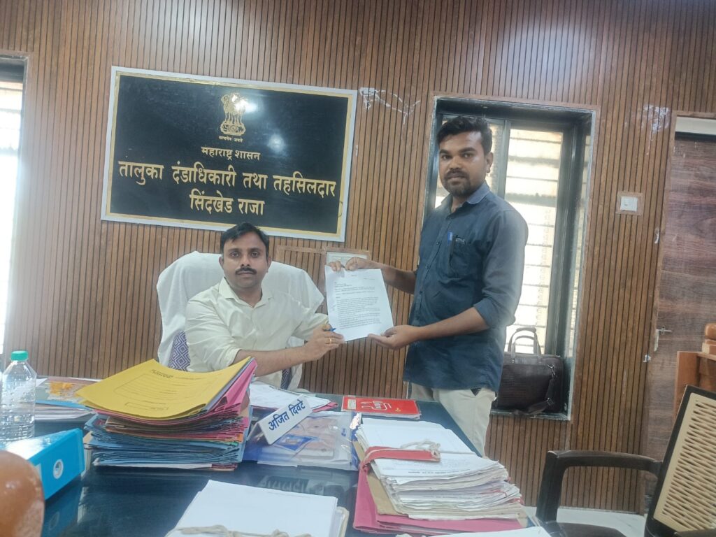 Illegal sand mining in Malkapur Pangra area