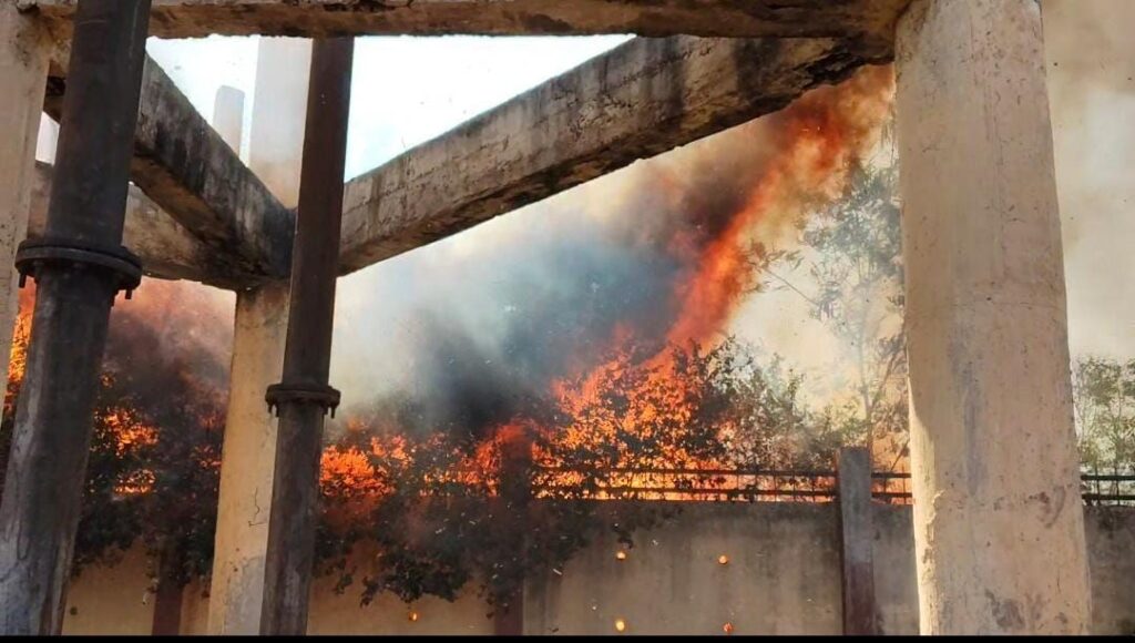 Fire breaks out in power house area on Risod-Mehkar road