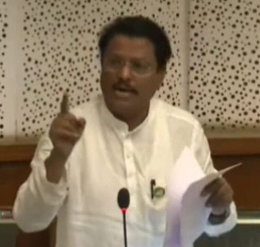 MLA Kharats anger in the legislature over the rising water level of the lake