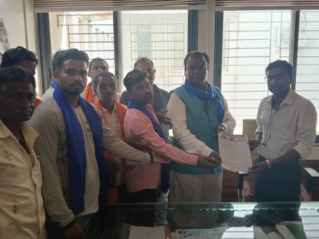 Ripa played drums in front of the N.P.