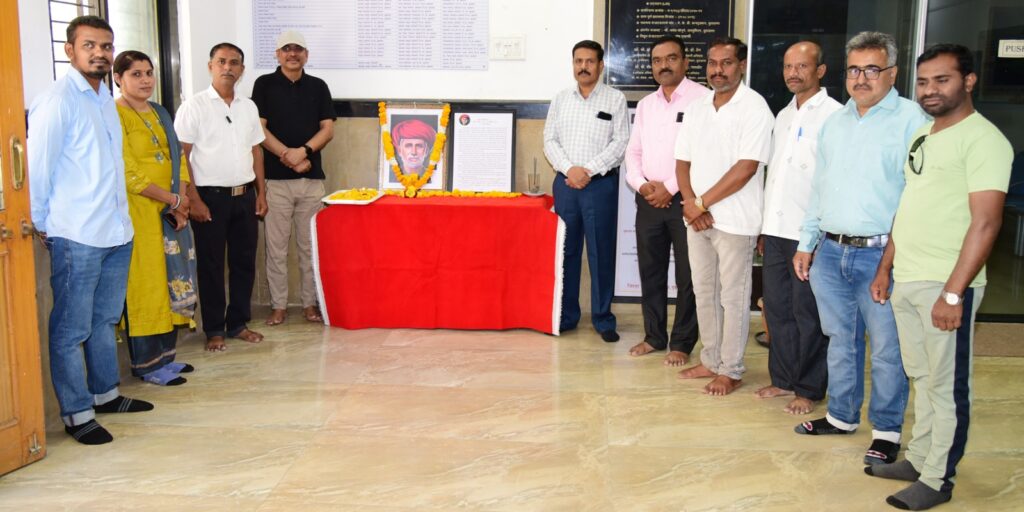 Tributes paid to Mahatma Jyotiba Phule at the Collector's Office.