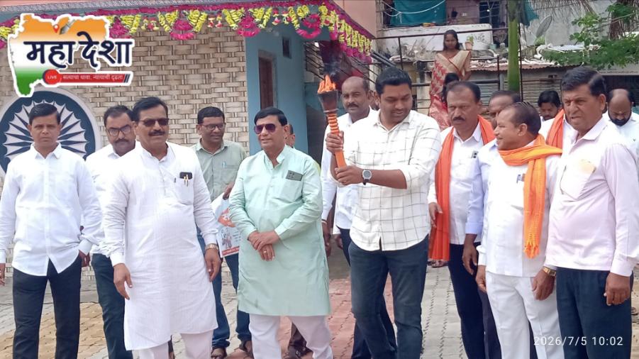 Jijau Smrutijyot Rath Yatra sets off from birthplace to Samadhi site.